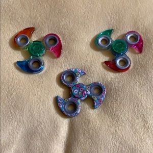 3 fidget spinners